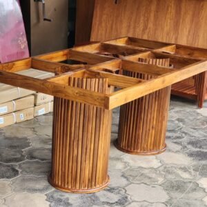 ROUND PILLER TABLE